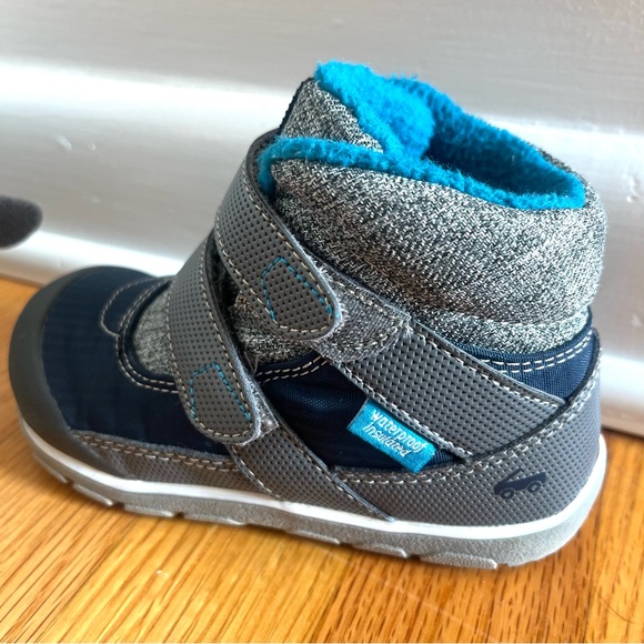 See Kai Run Atlas II Boys Size 9 Blue Gray Insulated Warm Hiking Boots - Picture 1 of 5